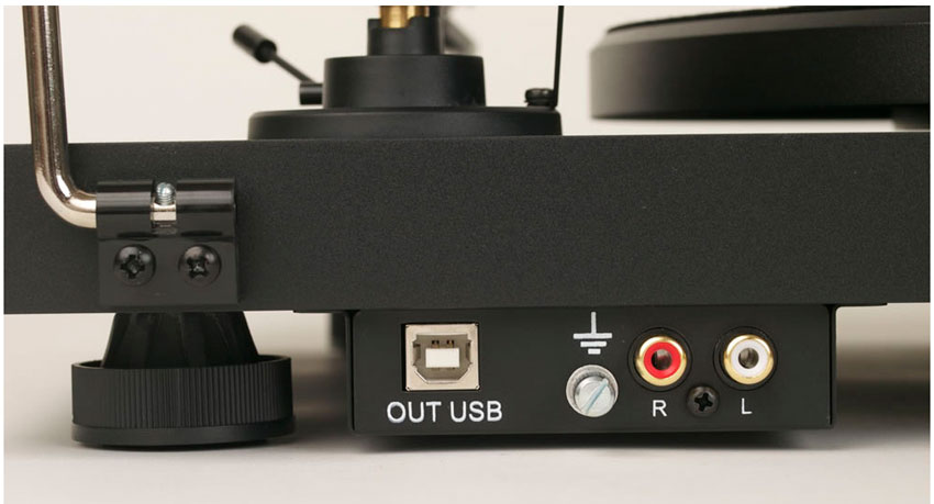 pro_ject_debut_carbon_phono_usb_turntable_connections.jpg