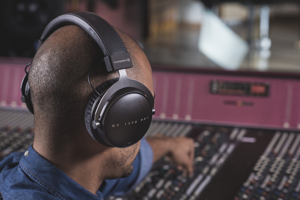 Beyerdynamic_DT1770PRO_15.jpg